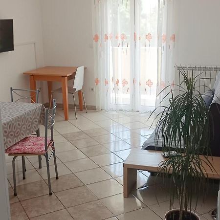 Apartments Mb Pula Exterior foto